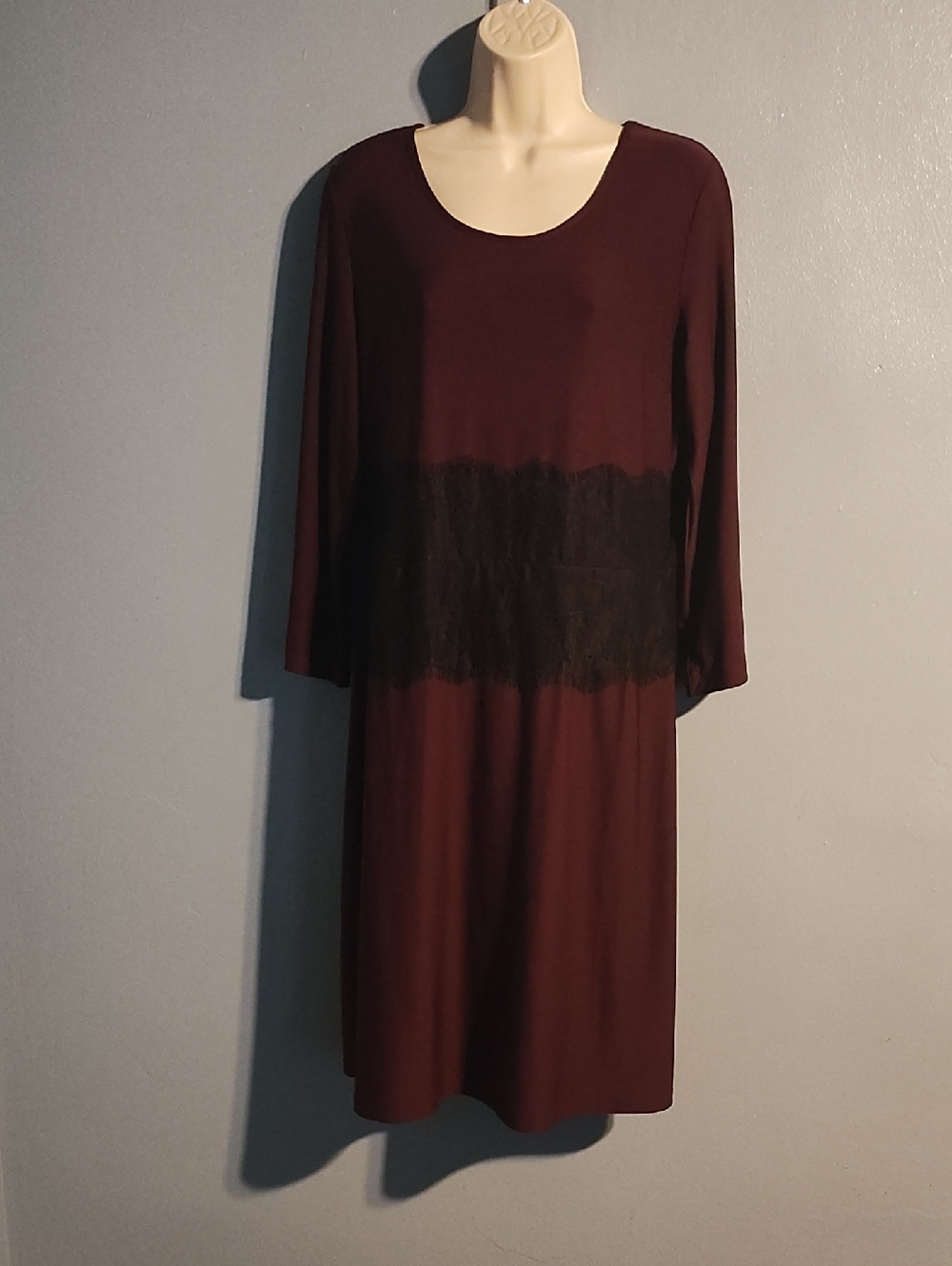 Women's Scoop Neck Burgundy Dress with Black Lace Waist